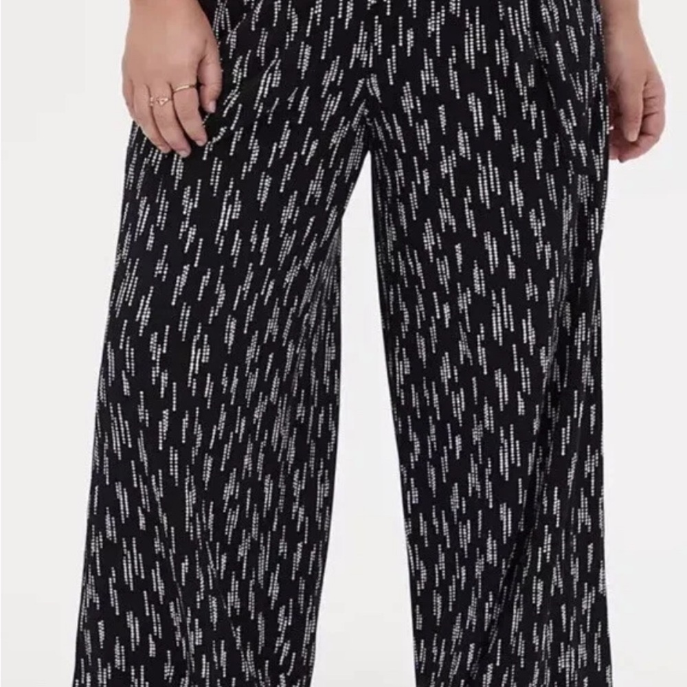 Torrid Studio Wide Leg Belted Black White Dotted Stripe Dress Pants Size 2X